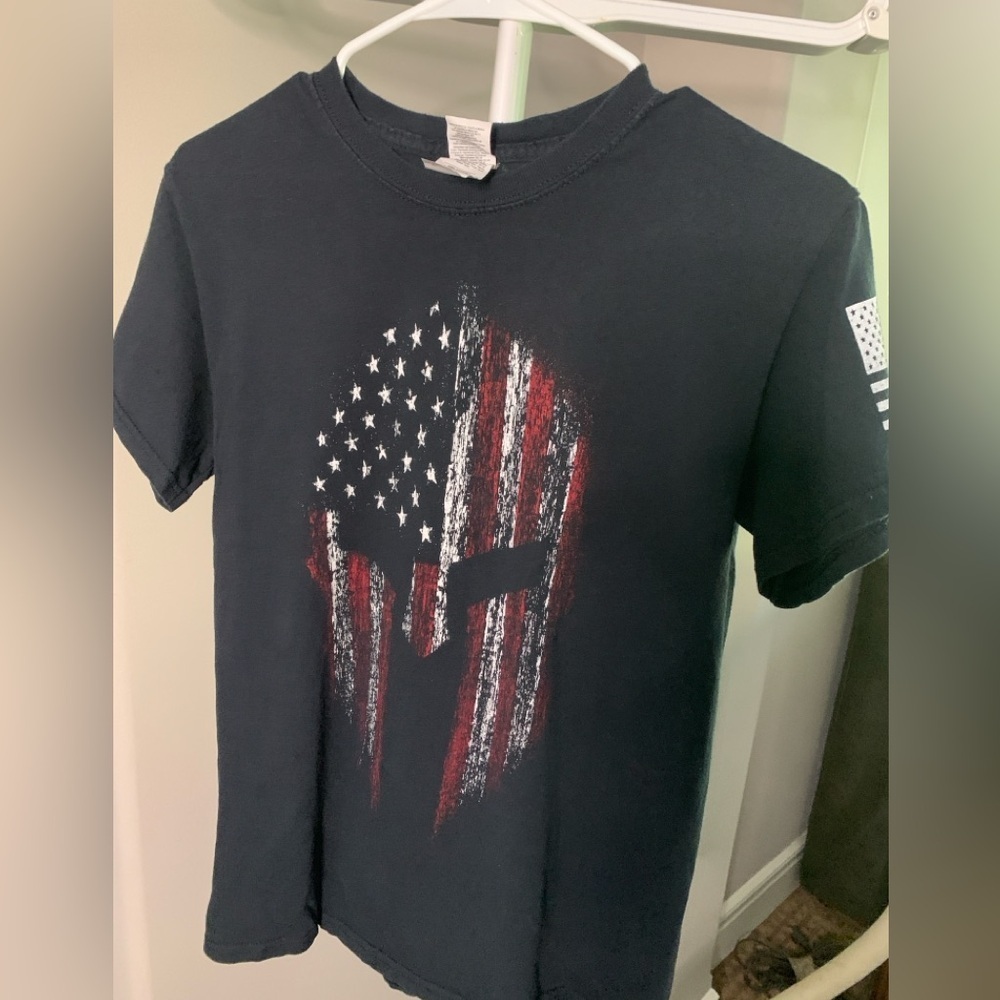 Youth Small T-Shirt with American Spartan picture. Preloved in great condition.